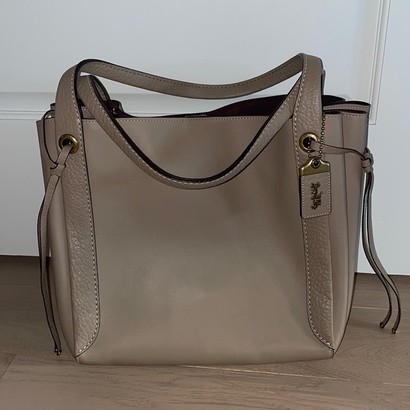 Coach Handbag - Picture 4 of 9